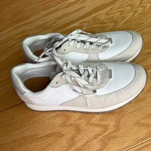 Universal Thread sneakers size 9